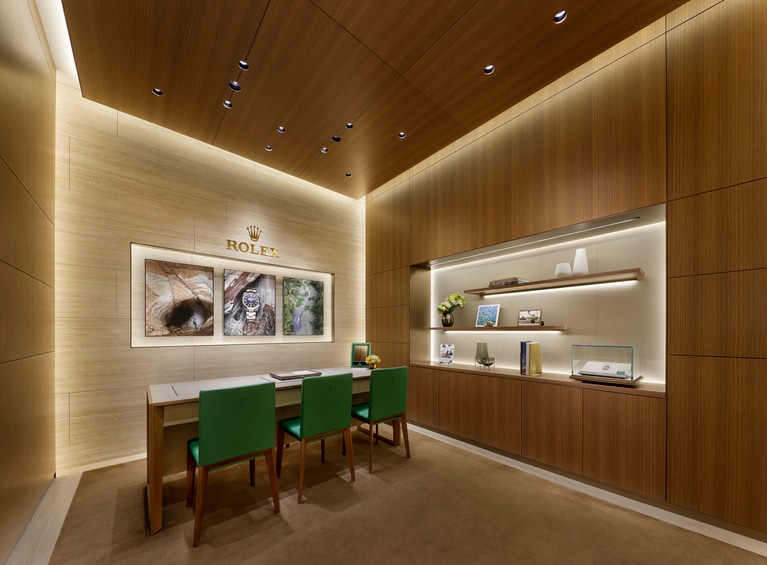 他のゲストを気にすることなく、ゆったりとくつろいでモデルを試着することができるプライベート レセプションルーム。