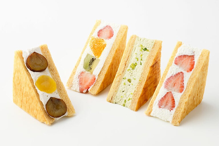 旬果バウムサンド 各735円～／村田屋