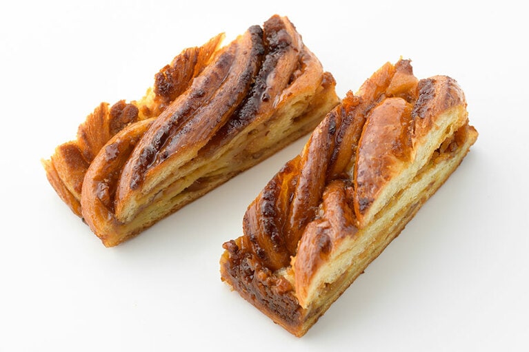 アーモンドペストリー 各240円。