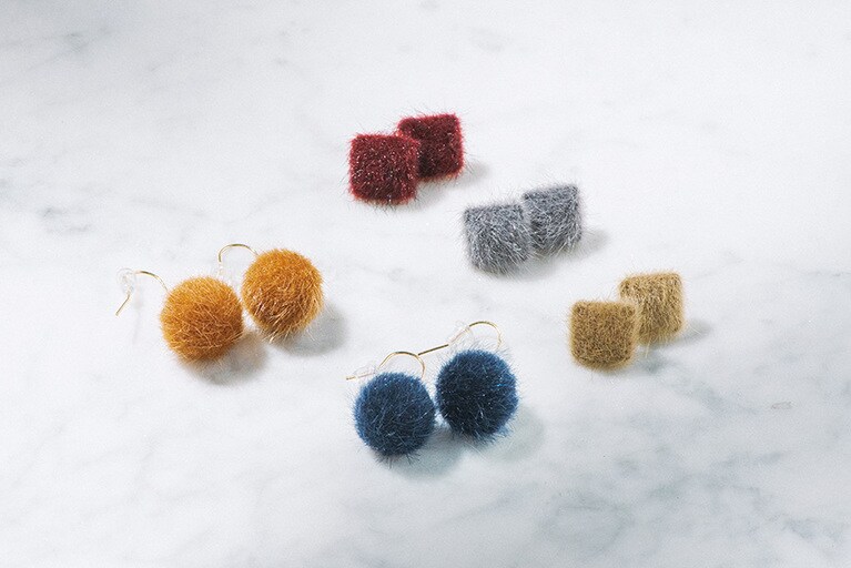 ピアス 各組 100円(100円ショップFLET’S ・百圓領事館) 。