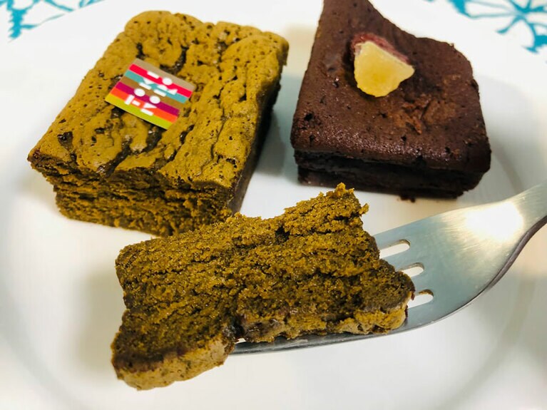 「ほうじ茶ショコラ」は高知・四万十の山茶を焙煎したほうじ茶の味わいが魅力。