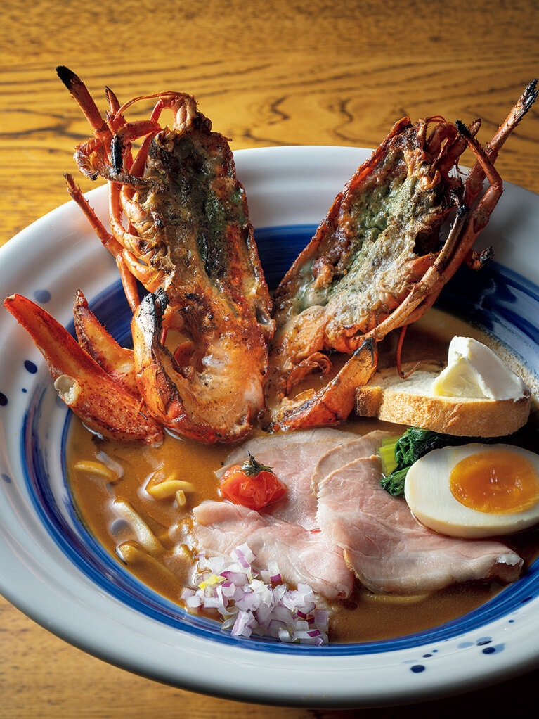 丸ごとオマール 2,700円／海老丸らーめん