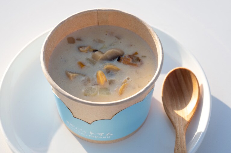 「クラムチャウダー」800円。