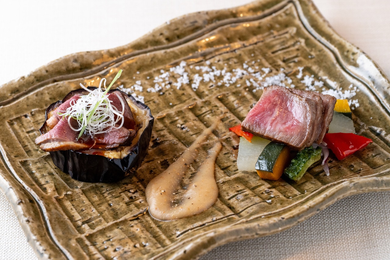 替鉢は、野鴨の山椒煮と、和牛ヒレステーキの無花果味噌バターソース。贅沢！
