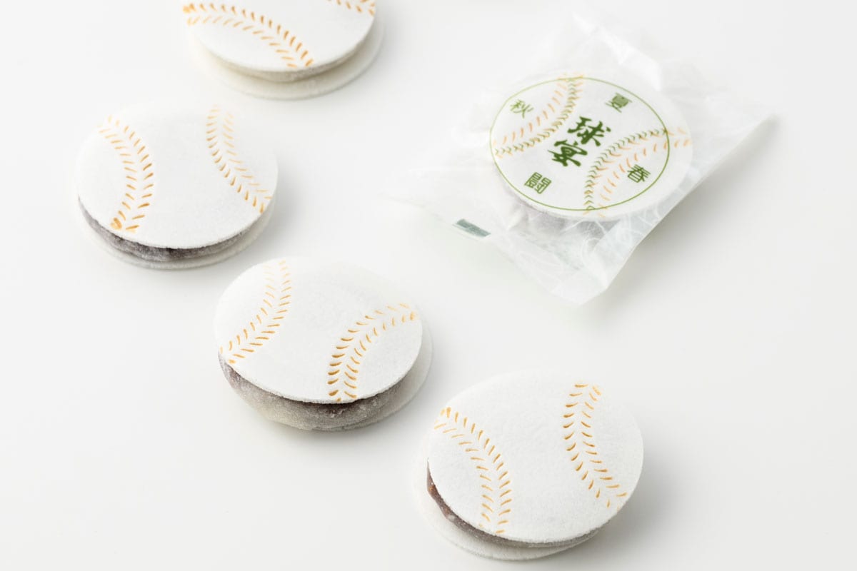 球宴 各240円／御菓子所 桔梗堂