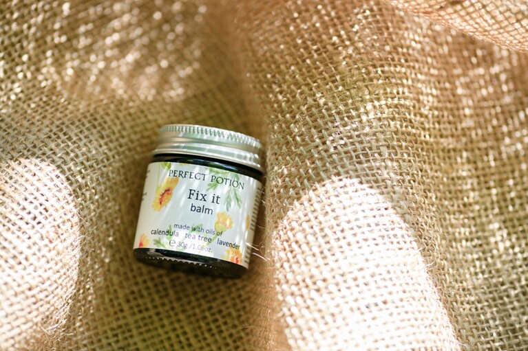 「フィックスイットバーム」30g 2,640円／パーフェクトポーションジャパン