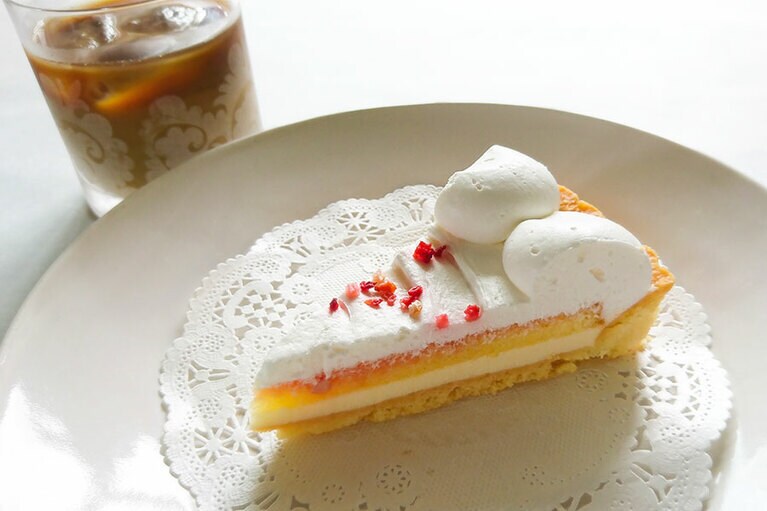 木苺のレアチーズタルト2個入り 399円。