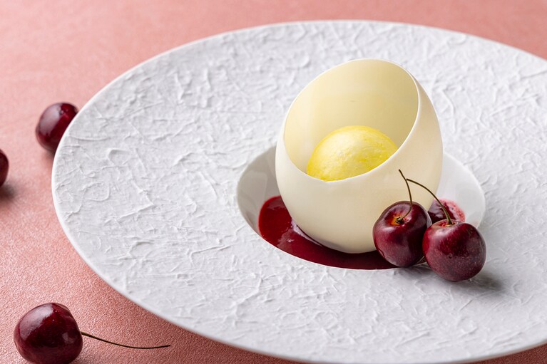 プレミアムプランに付くスペシャルスイーツは、ノンアルコールで仕上げた「チェリージュビレ」。