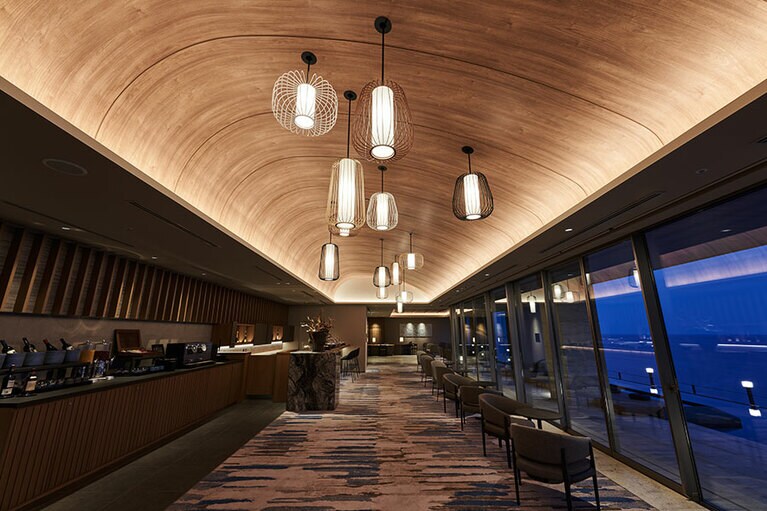 最上級の旅館リゾート「熱海・伊豆山 佳ら久」では大切な人と落ち着いたひとときを過ごすことができる。