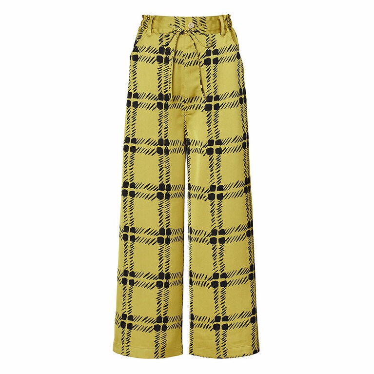 ドレープイージーワイドストレートパンツ 各3,990円。