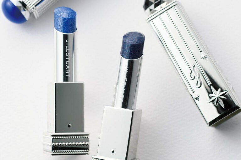 ラッキージェム マイリップス(左から：01・水瓶座、12・山羊座)各3,000円／ジルスチュアート ビューティ(12は限定発売中、01は2021年1月2日[土]限定発売)