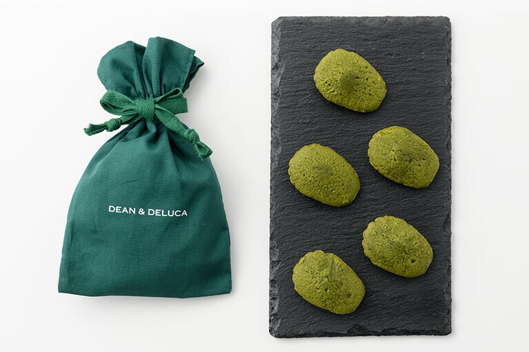 DEAN & DELUCA グリーンプティフールバッグ5pcs 800円(5個入り)。