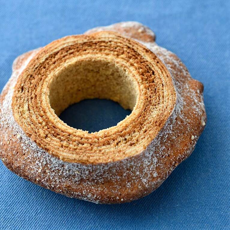 【kunugi】「バームクーヘン太陽」1,080円。太田川本店、そごう広島などで販売。