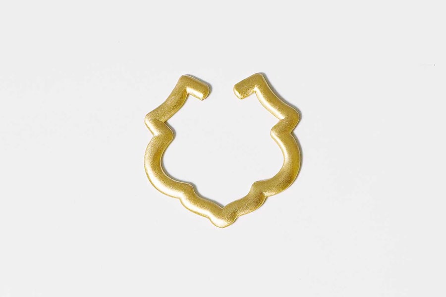 CREST EAR CUFF LOTUS 49,500円／TALKATIVE　※片耳用