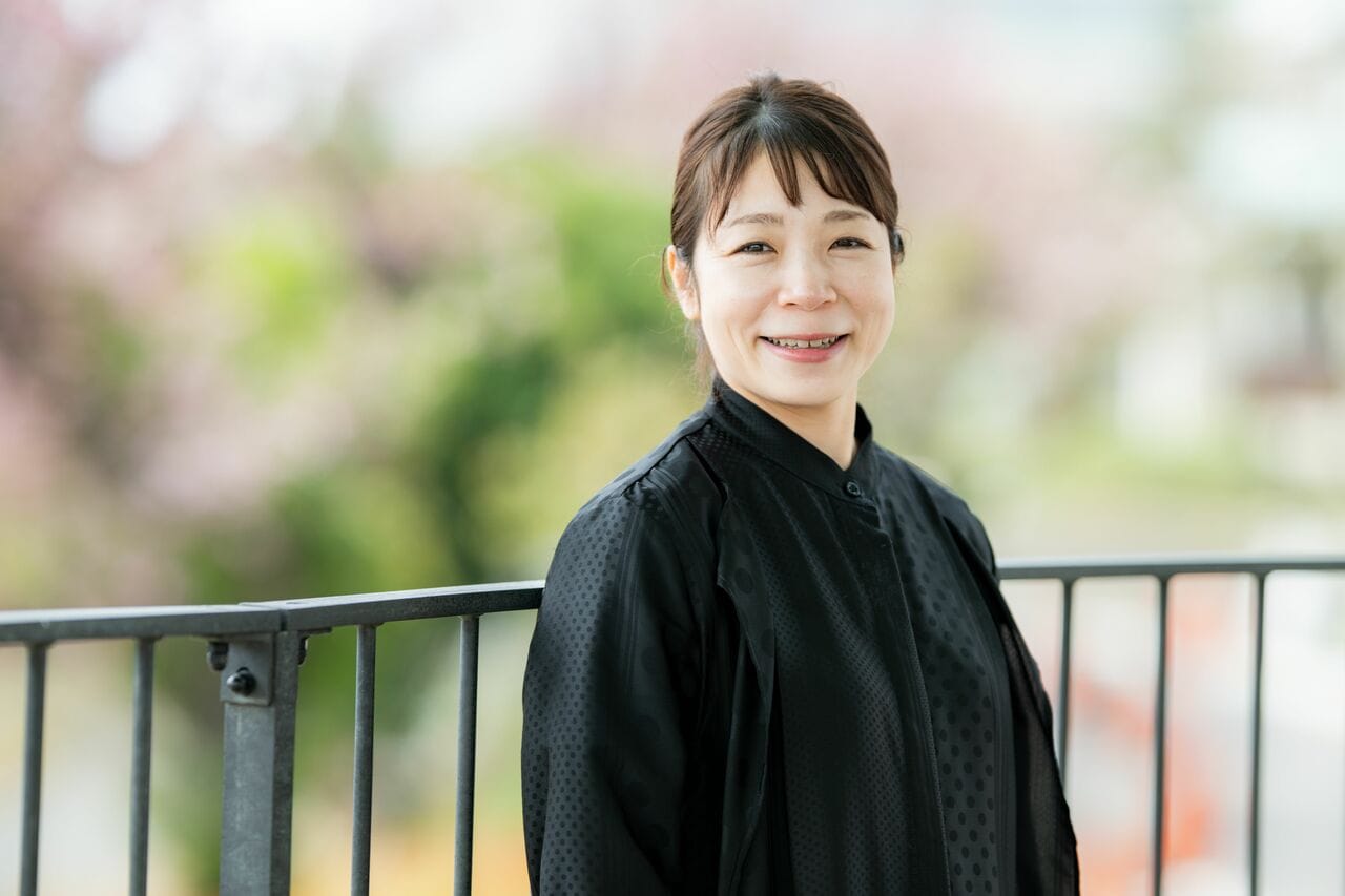三宅宏実さん。ウエイトリフティング女子48kg級（トータル197kg）と、53kg級（トータル207kg）の2つの日本記録を有する。女子選手として同率歴代最多となる5大会連続での夏季五輪出場を果たし、ロンドンで銀、リオで銅を獲得。2021年の東京五輪後に引退し、現在は指導者として活躍している　©鈴木七絵／文藝春秋
