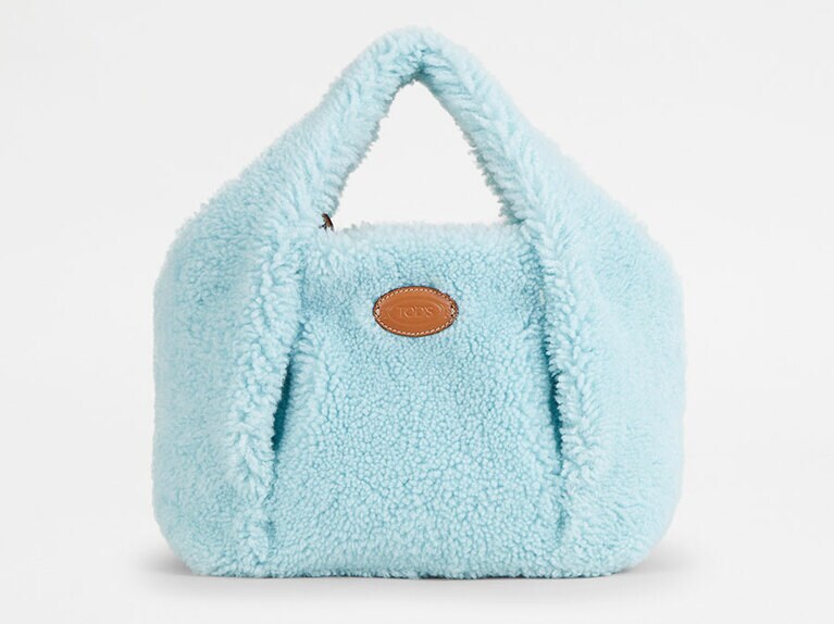 シャツ バッグ ショッピング ミニ W31×H19×D13cm 全7色 各267,300 円／トッズ・ジャパン(TOD'S LIE ON A LION先行販売)