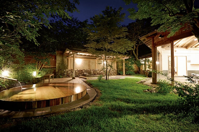 【亀の井別荘】