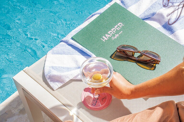 ルーフトッププールでリゾート気分を満喫。