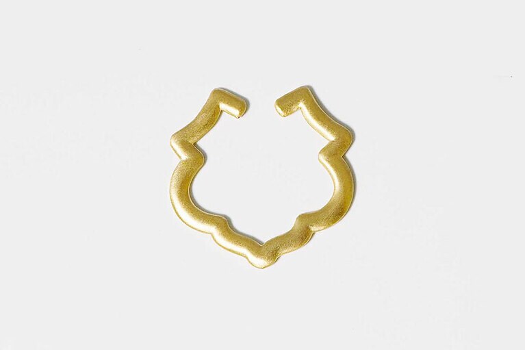 CREST EAR CUFF LOTUS 49,500円／TALKATIVE　※片耳用