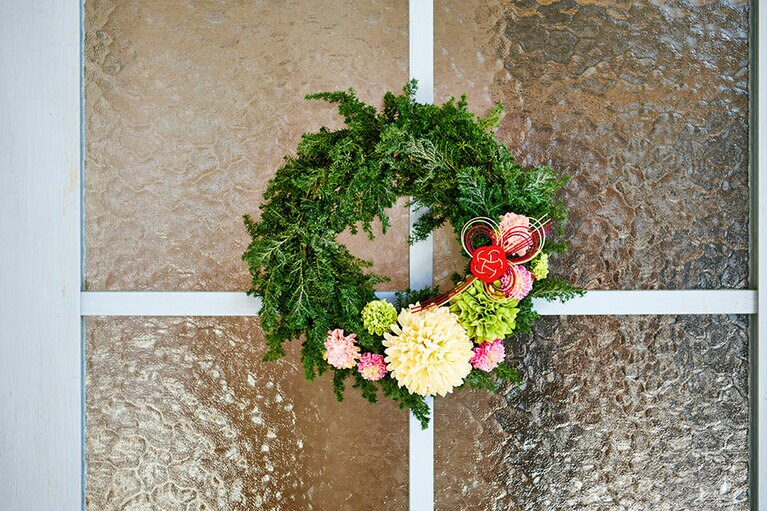 マムと水引のお正月リース。