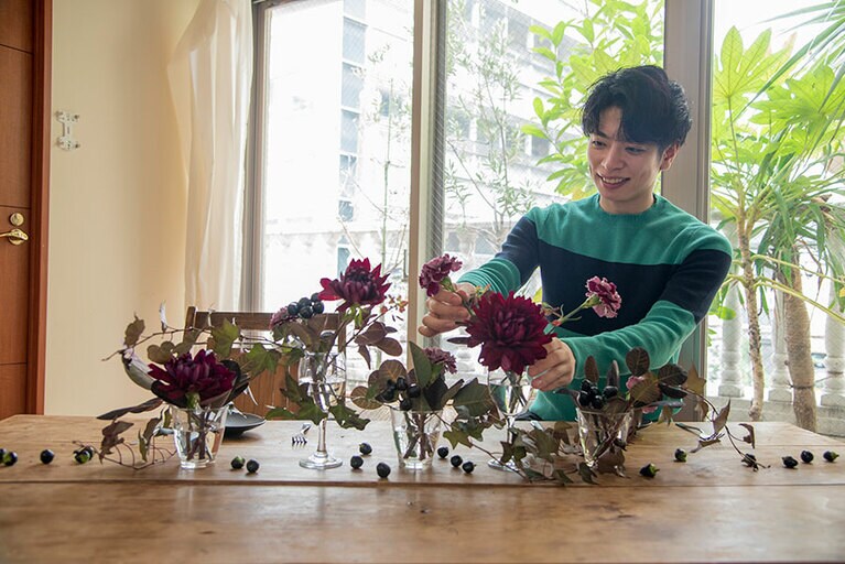 アレンジメントにファッションのトレンドをミックスすると、今っぽい仕上がりに！