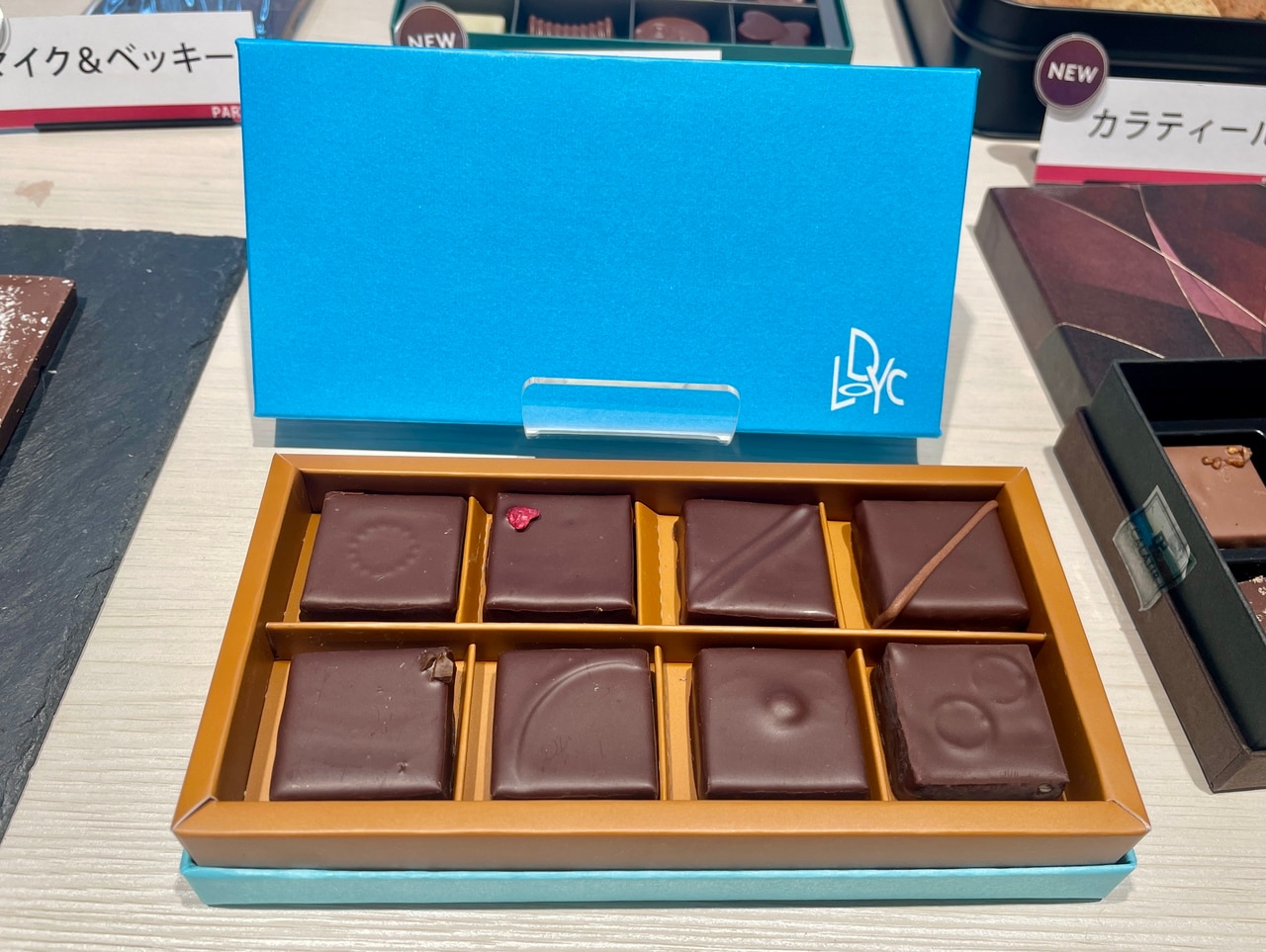 「パトリック・ロジェ」で研鑽を積んだショコラティエが手がける新ブランド「ロディックチョコレート」のボンボン。