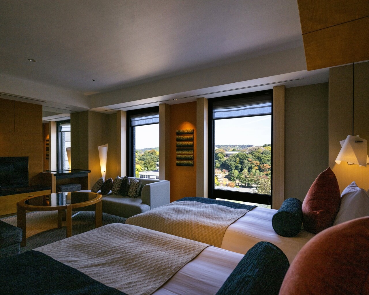 広さ34.6平方メートル、金沢城公園を望むタイプもある「デラックスツイン」。