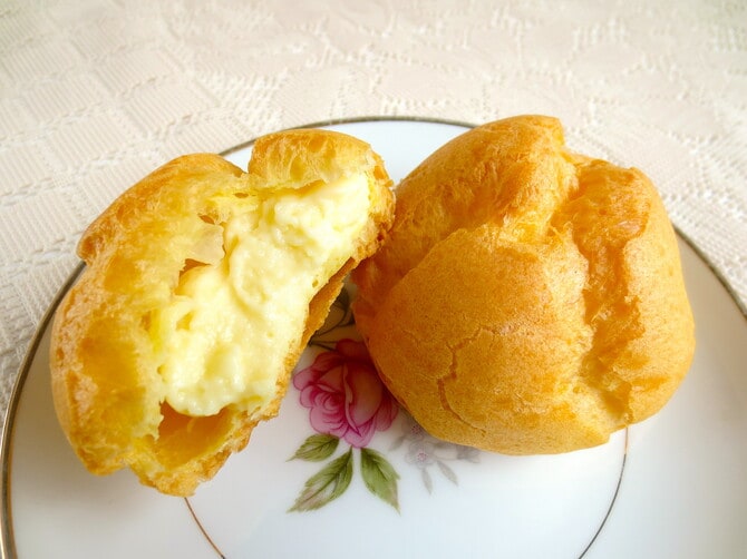 サクッとした皮に、ぷるんとしたカスタードクリームが入っています。とても優しい食感。「当日中にお召し上がりください」とのこと。