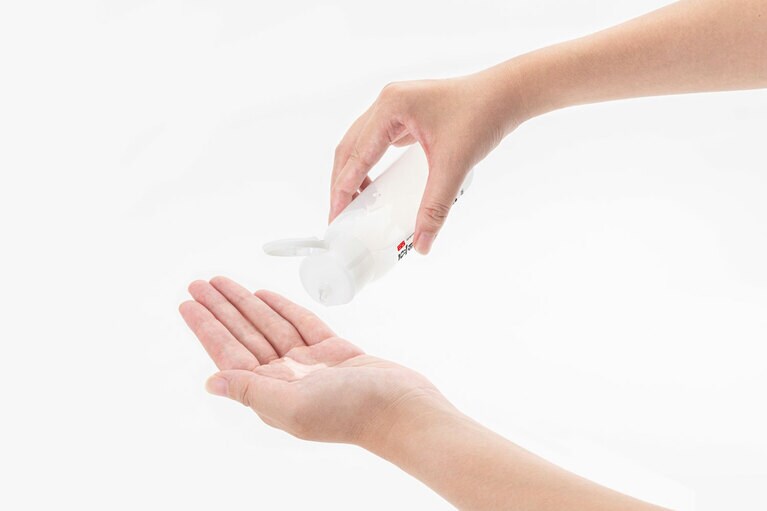 不安定な肌状態でもなじみやすい、ちょうどいいやわらかさ。