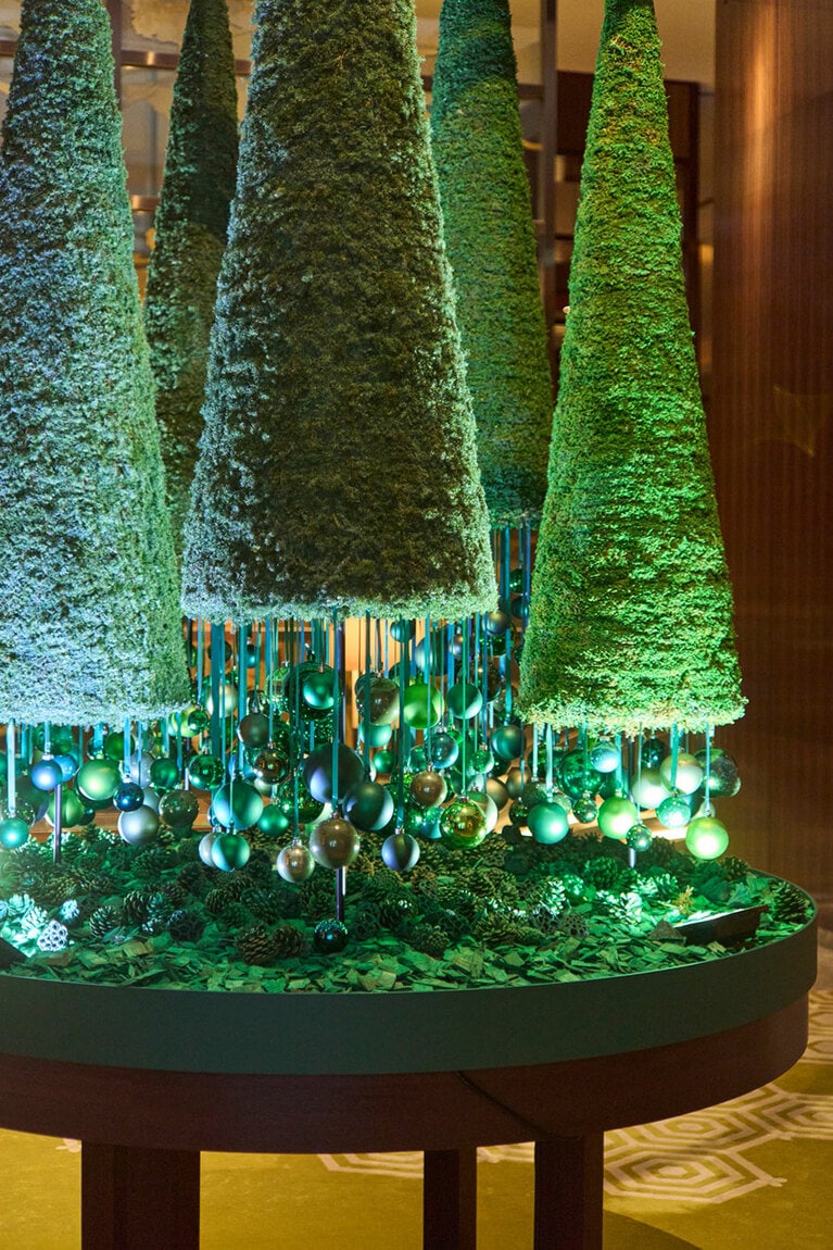 ロビー正面のクリスマス装飾。