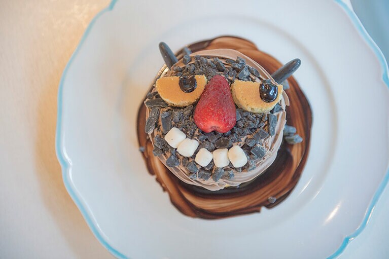 いたずらもののチョコレートパンケーキ1800円。パンケーキレストラン/Lettulaでの提供。