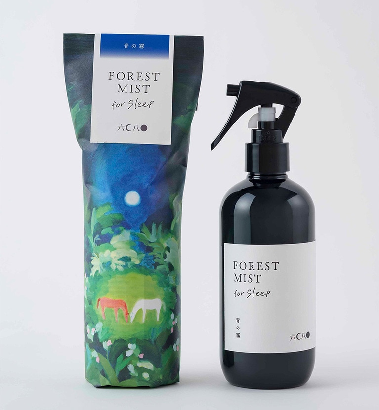 FOREST MIST for sleep 青の霧 280mL 2,700円／久恒山林。イラスト：網中いづる、デザイン：脇水ゆりか（Arikui Labo）