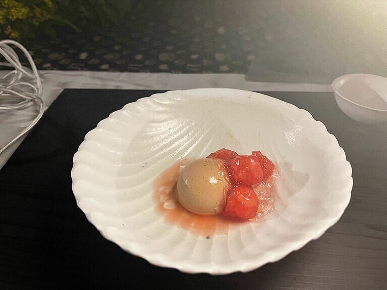 「ラベンダーとチョコレートのムース」と「スイカと稲とアガベ05の燗冷まし」。