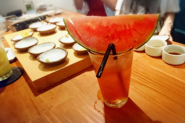 調子にのって頼んだバナナと白桃も美味。スイカは見た目のインパクトも！