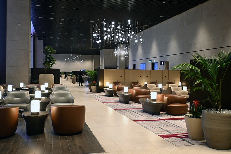 新たに加わったビジネスラウンジ「ザ・ガーデン」。スケール感のある広さです。