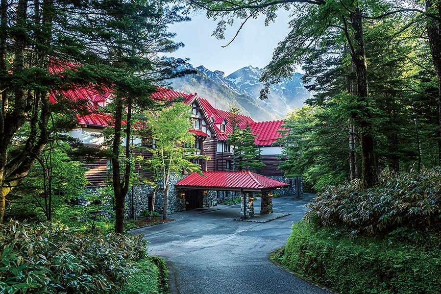日本初の本格的な山岳リゾートとしての歴史を感じさせる建築。