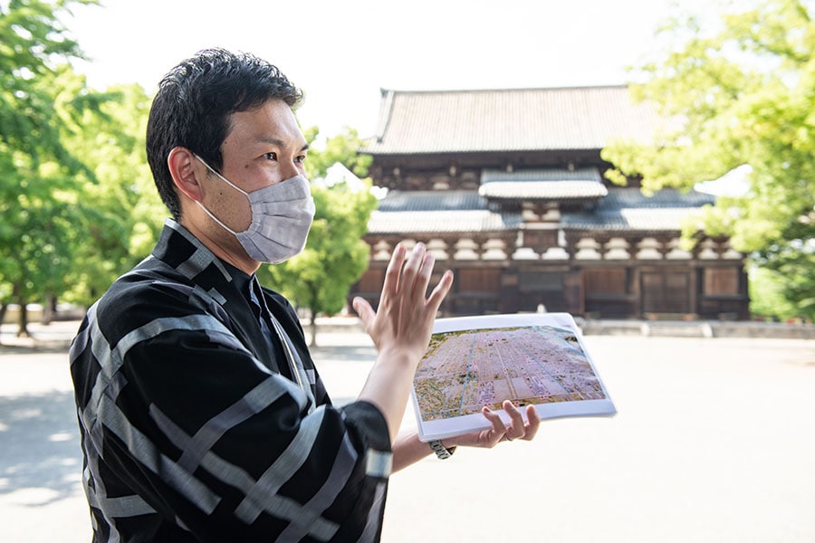 OMOレンジャー・石橋洋平さんの案内で、世界遺産「東寺」をめぐる。