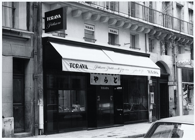 祝！「とらや パリ店」開店45周年】赤坂で企画展開催中。羊羹が「黒い