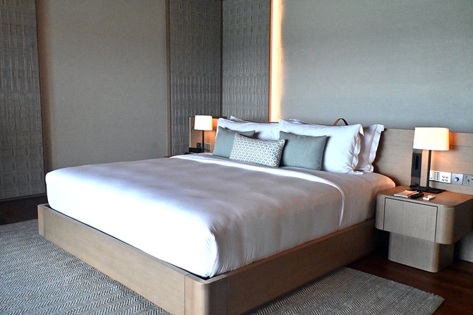 やわらかく、ナチュラルな色の室内。