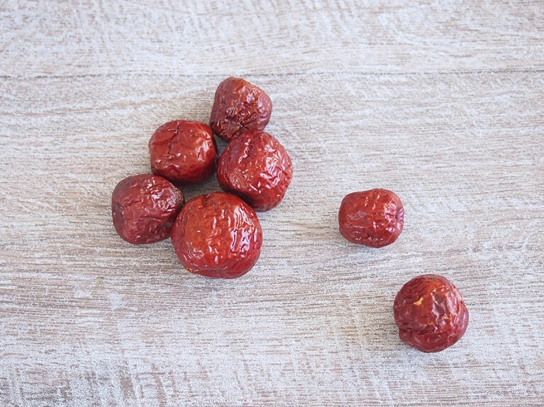 良質な睡眠のためになつめを。