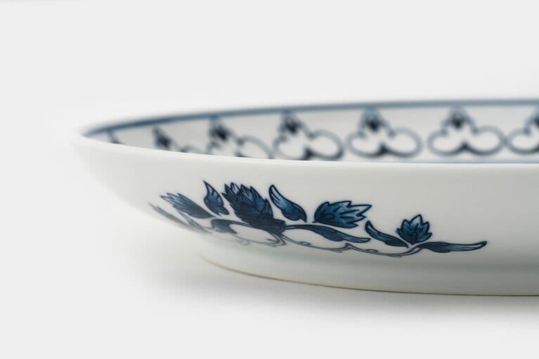 ツレヅレハナコさん監修 カレー皿「zen to turehana_b」 W265×D265×H35mm 3,600円。