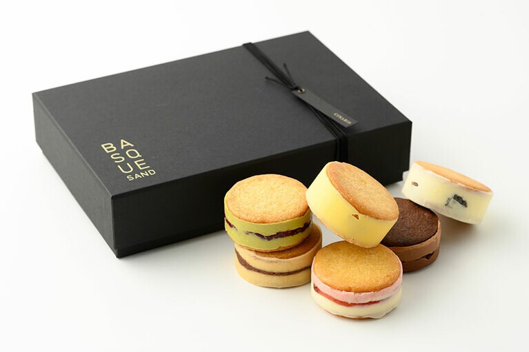 CINARIS「バスク・バターサンド」4,968円(6種×各1個入り)／茨城県