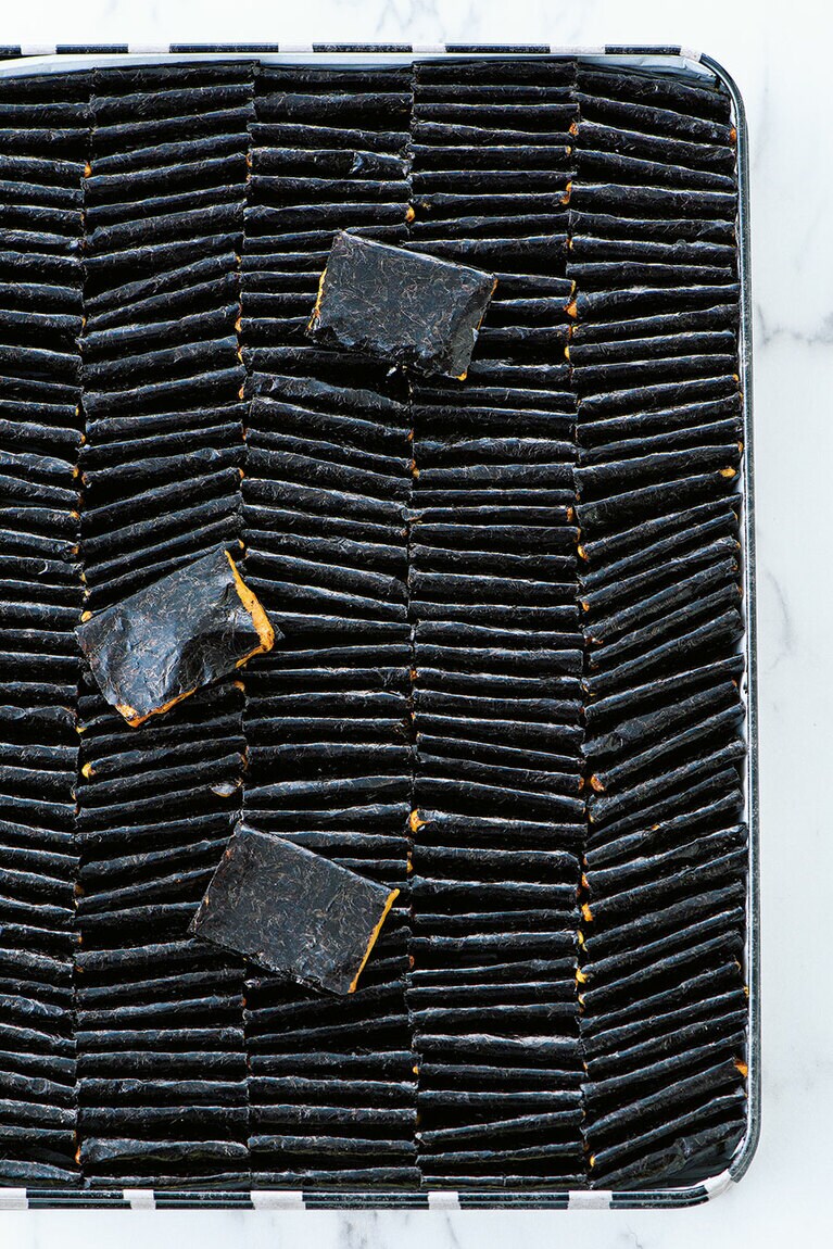 京にしき缶 300g 4,500円／さかぐち