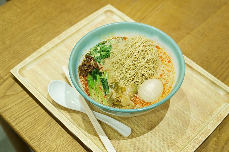 「笠間栗だけを豪快にたっぷり120g（栗7個分）絞った純モンブラン贅沢タンタン麺」1,500円／活龍