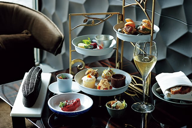「ラウンジバー プリヴェ」アフタヌーンティーチケット 18,400円／パレスホテル東京