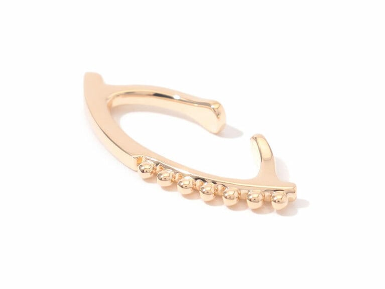 CAVIAR EAR CUFF 44,000円／HIROTAKA