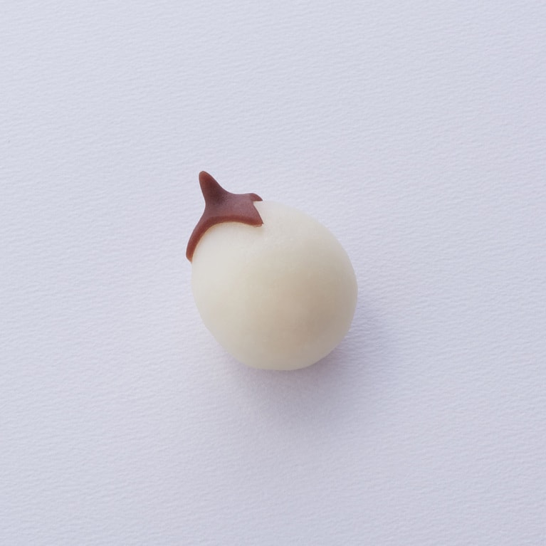 外良（ういろう）製「なすび餅」540円。5月16日（土）～31日（日）の販売。
