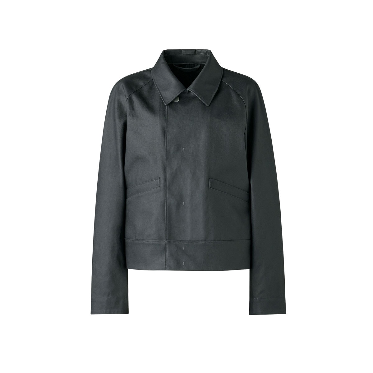 コーティングブルゾン 8,990円（08 DARK GRAY）。
