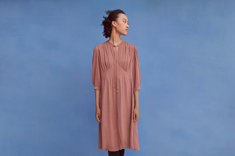 ビスコースボウタイワンピース(7分袖) 4,990円。