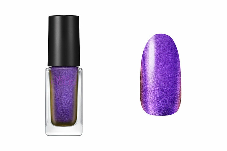 独自のリッチピグメント処方で、一度塗りでも美しく高発色な仕上がりに。神秘的なカラーの限定4色が発売中。ネイルホリック　リミテッドカラー 塗るとシアー感も高くキツ過ぎない、正統派パープルのPU123。各5mL 396円(編集部調べ)／コーセーコスメニエンス(限定発売中)